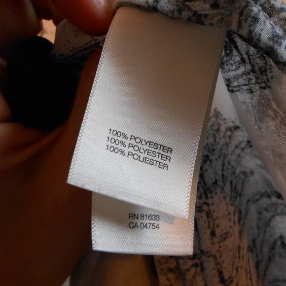 3/$10 Kenneth Cole Sheer Wrap Back Button Down S - Picture 7 of 7